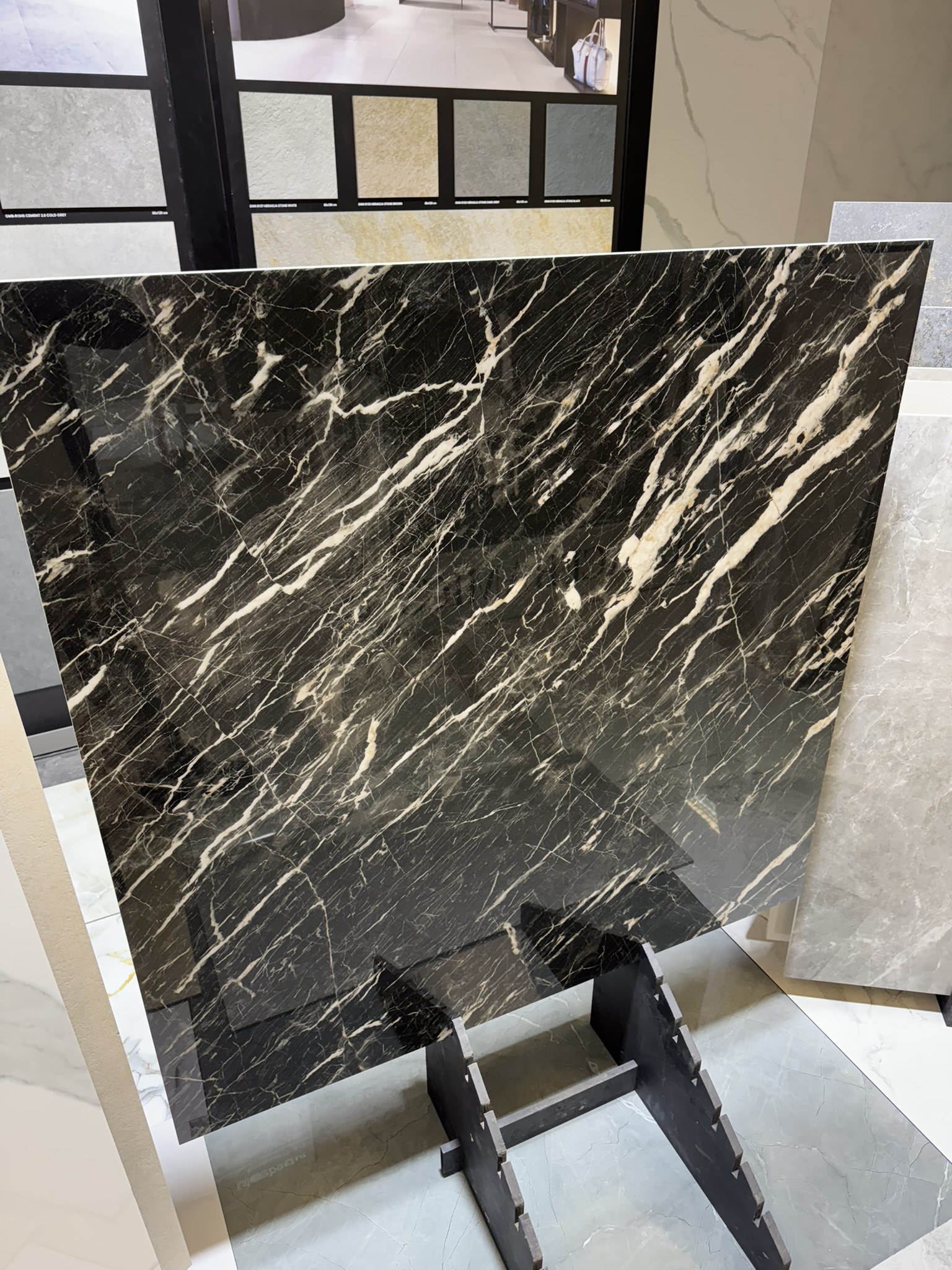 Aura Wailea-R Pulido 119,3x119,3 cm – Bild 2